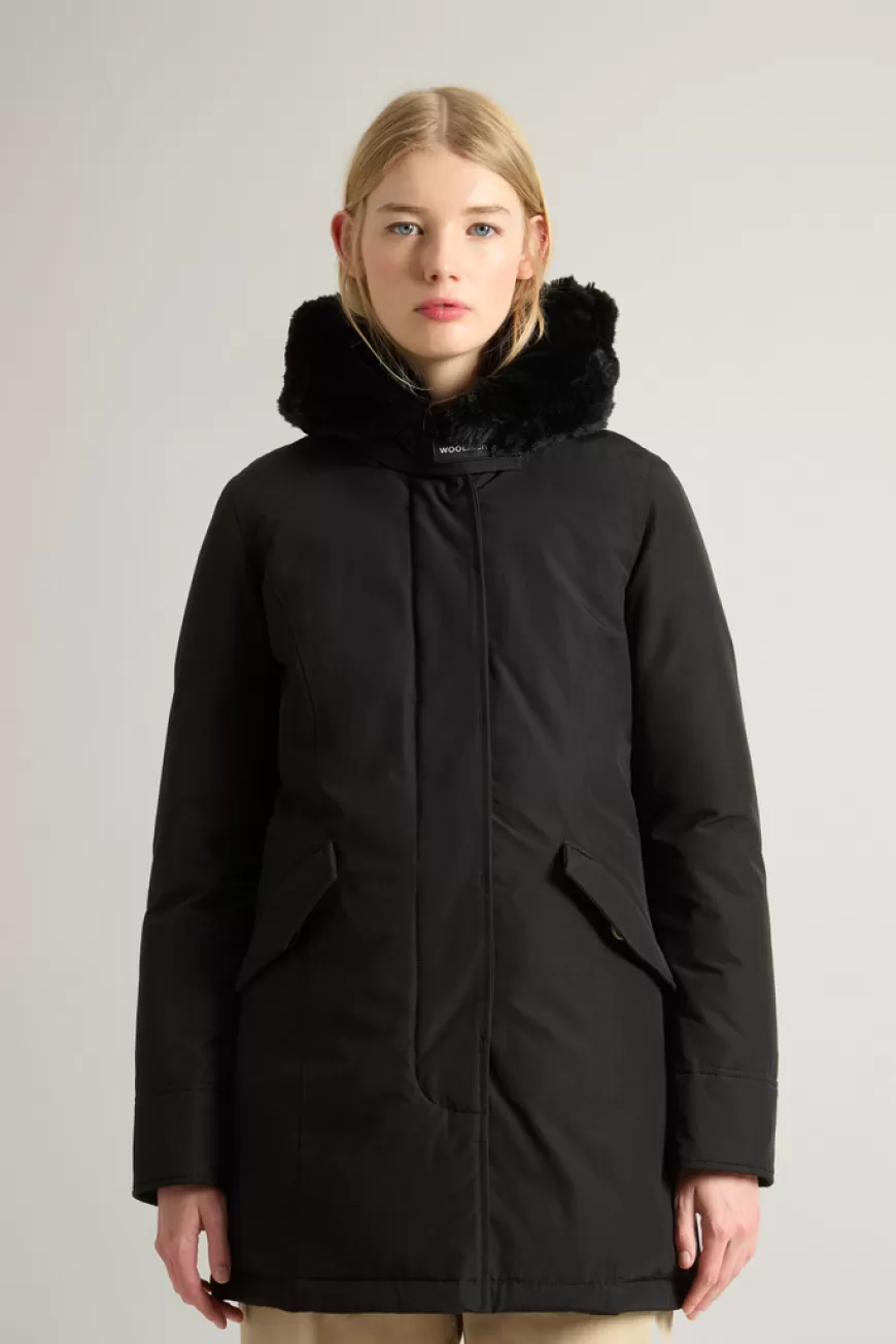 Beaker Parka mit Kunstpelz aus Ramar Cloth>Woolrich Online
