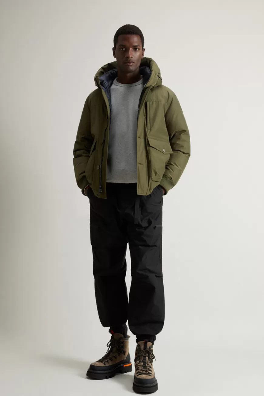 Bomberjacke aus Ramar Cloth mit Kapuze>Woolrich Clearance