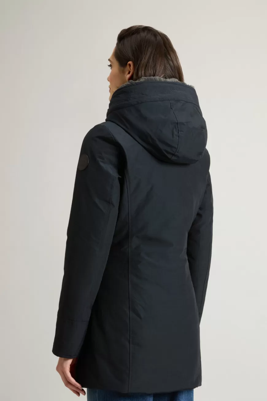 Boulder Parka mit Kapuze und abnehmbarem Pelzimitat-Besatz aus Ramar Cloth>Woolrich Fashion