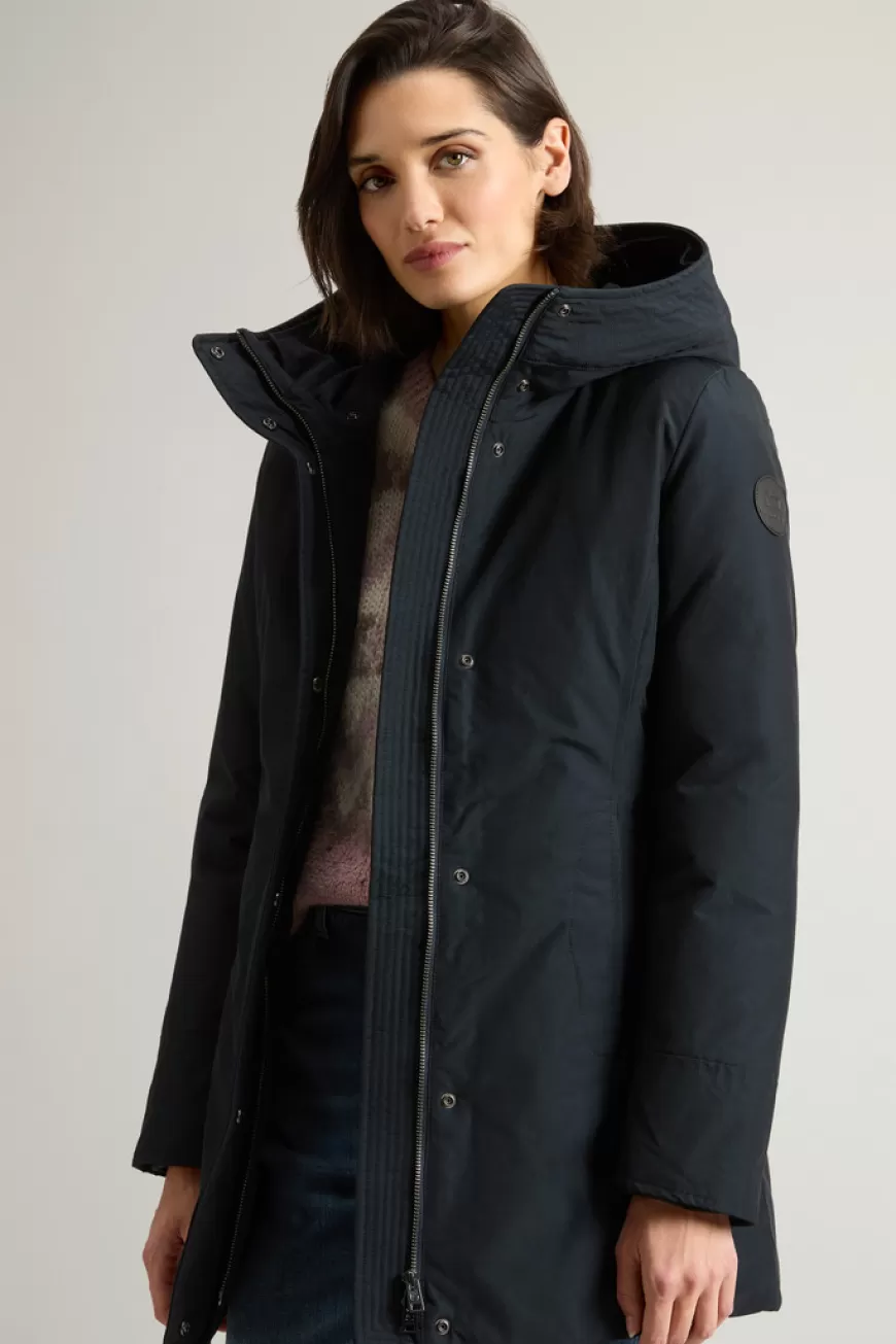 Boulder Parka mit Kapuze und abnehmbarem Pelzimitat-Besatz aus Ramar Cloth>Woolrich Fashion