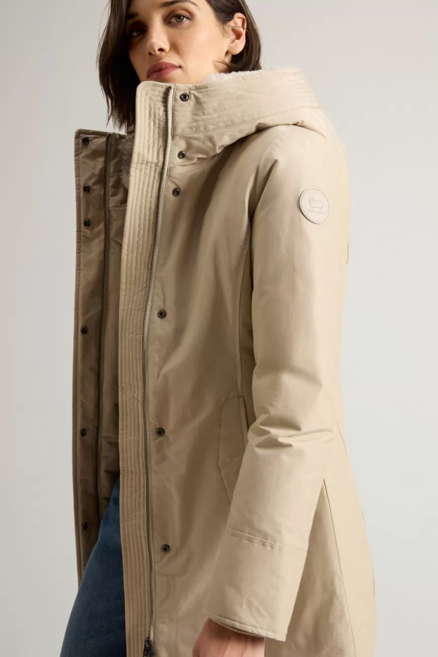 Boulder Parka mit Kapuze und abnehmbarem Pelzimitat-Besatz aus Ramar Cloth>Woolrich Discount