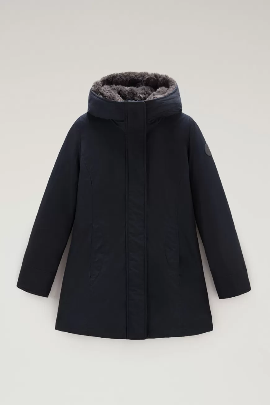 Boulder Parka mit Kapuze und abnehmbarem Pelzimitat-Besatz aus Ramar Cloth>Woolrich Fashion