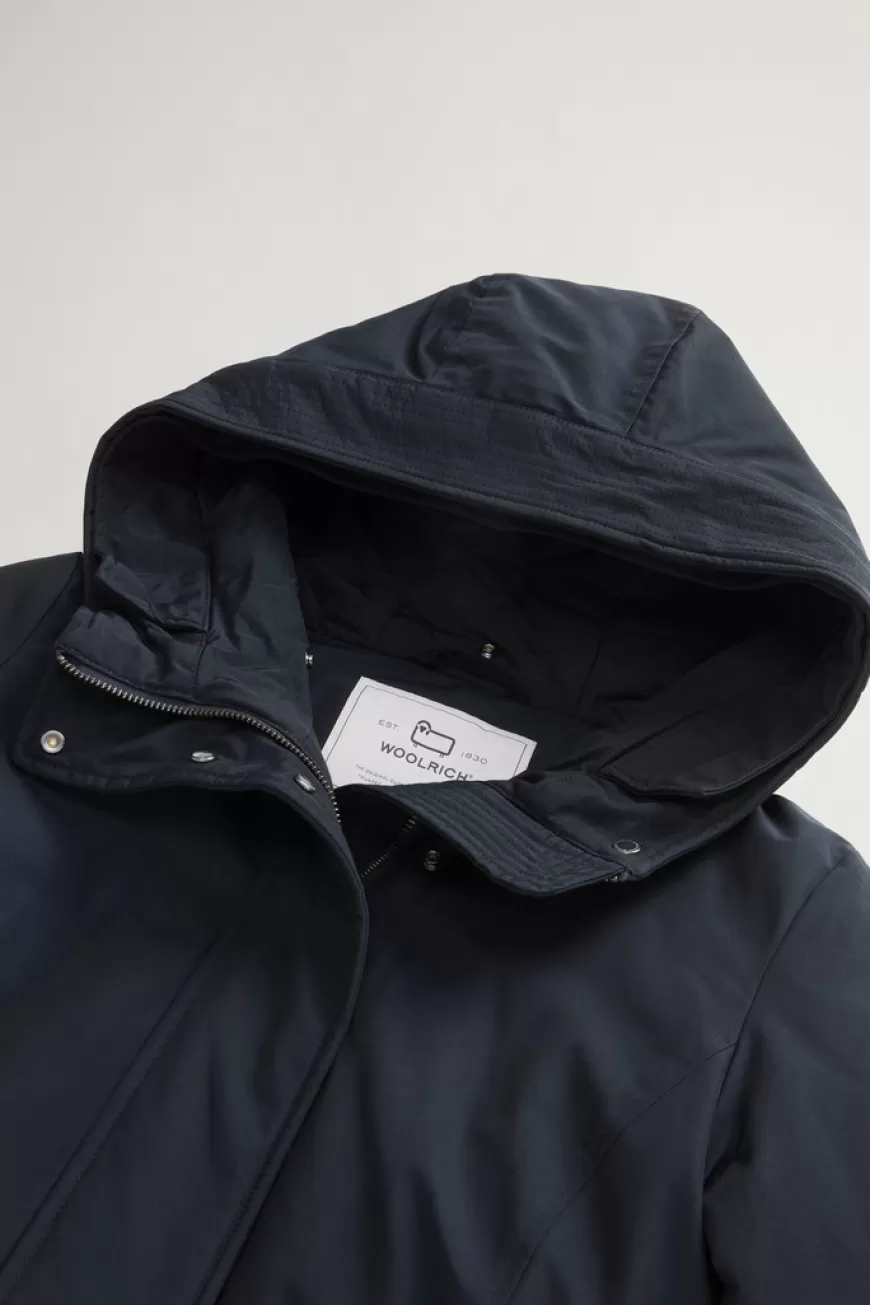 Boulder Parka mit Kapuze und abnehmbarem Pelzimitat-Besatz aus Ramar Cloth>Woolrich Fashion
