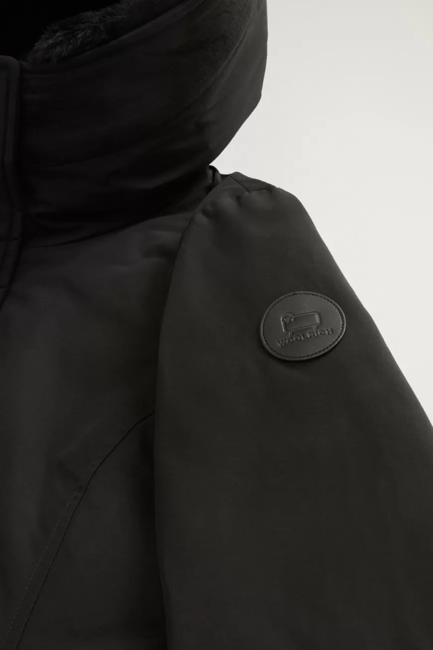 Boulder Parka mit Kapuze und abnehmbarem Pelzimitat-Besatz aus Ramar Cloth>Woolrich Fashion