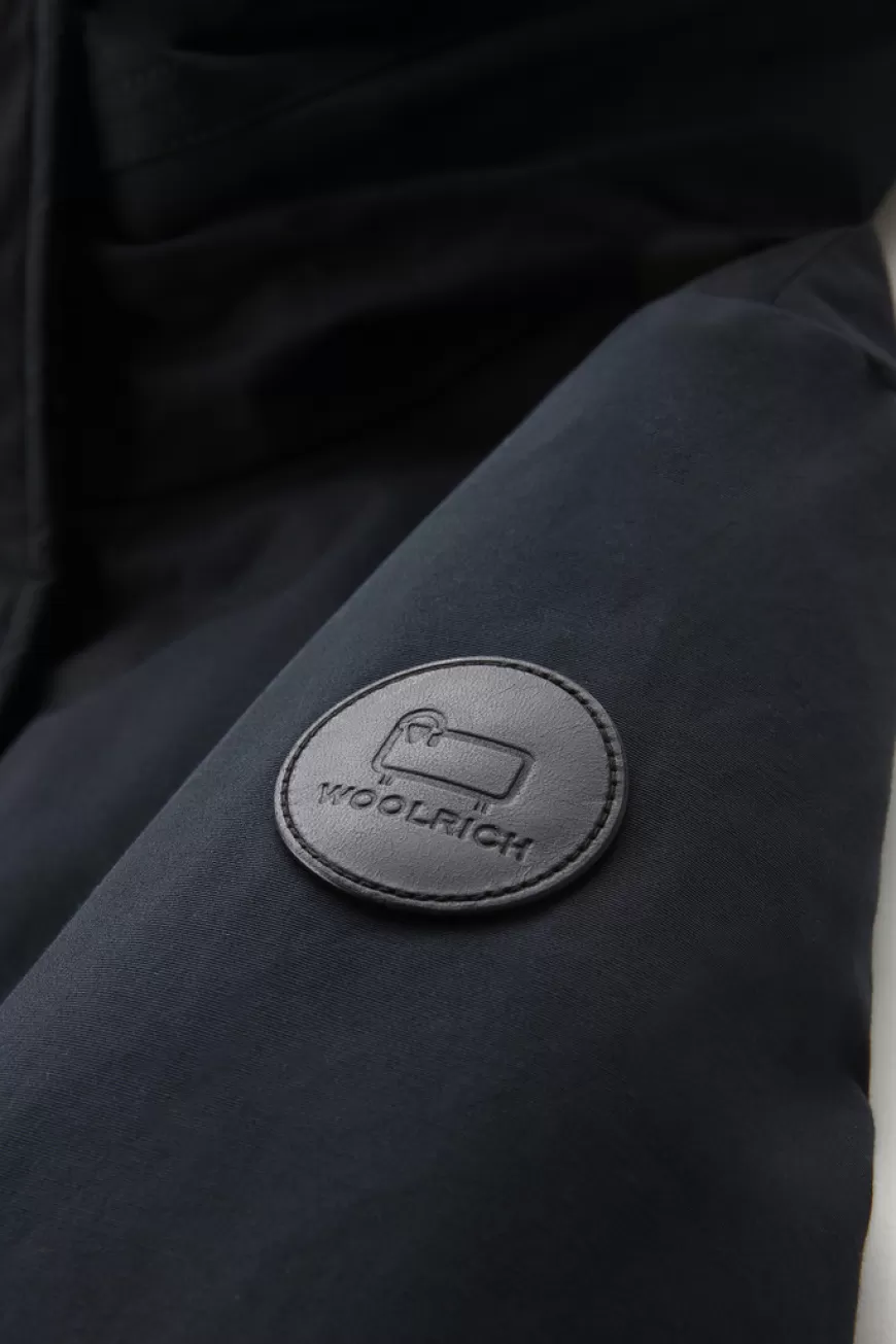 Boulder Parka mit Kapuze und abnehmbarem Pelzimitat-Besatz aus Ramar Cloth>Woolrich Fashion