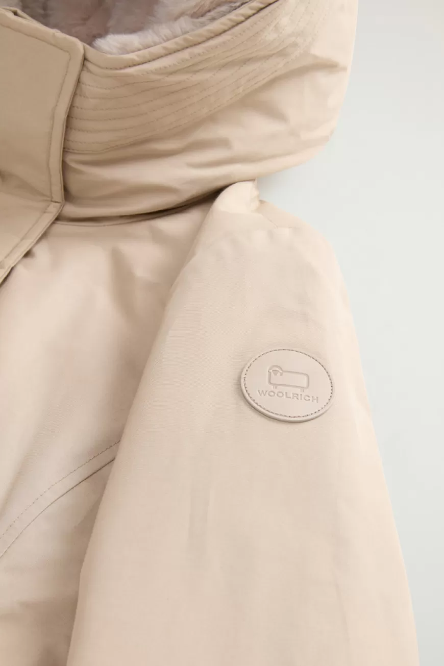 Boulder Parka mit Kapuze und abnehmbarem Pelzimitat-Besatz aus Ramar Cloth>Woolrich Discount
