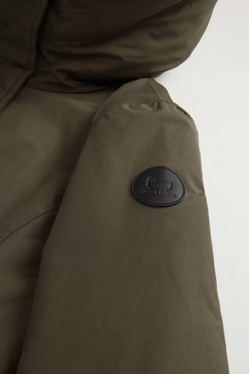 Boulder Parka mit Kapuze und abnehmbarem Pelzimitat-Besatz aus Ramar Cloth>Woolrich Cheap