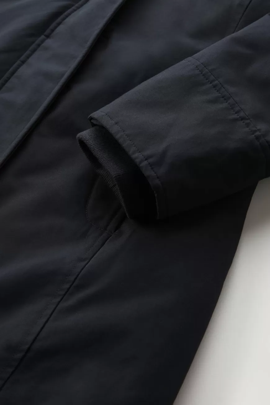 Boulder Parka mit Kapuze und abnehmbarem Pelzimitat-Besatz aus Ramar Cloth>Woolrich Fashion