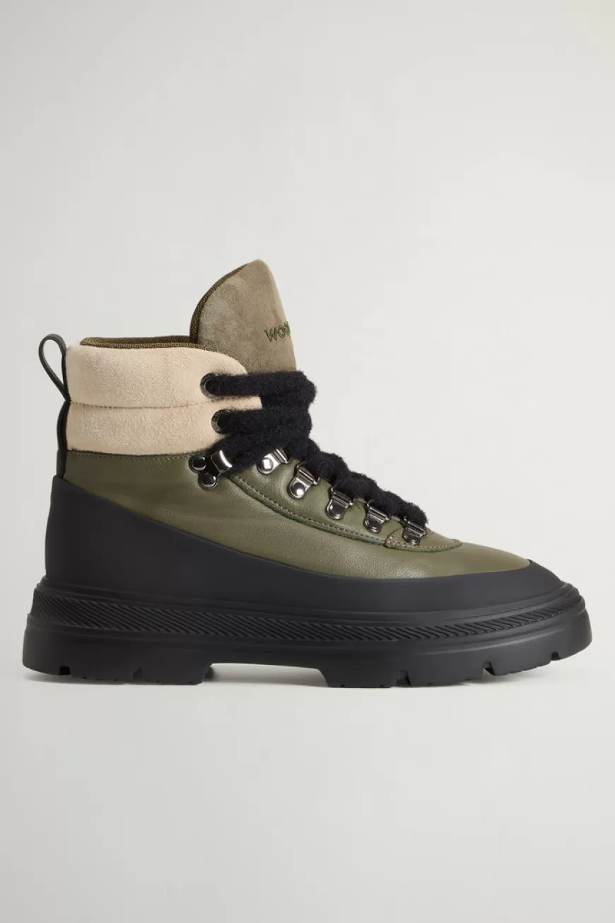 Doughy Military Boots>Woolrich Fashion