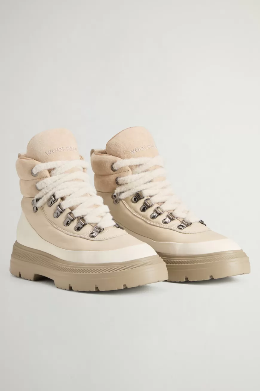 Doughy Military Boots>Woolrich Hot