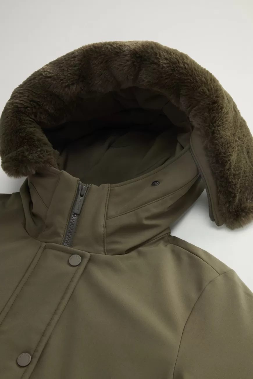 Firth Parka aus Tech Softshell mit abnehmbarem Kragen aus Pelzimitat>Woolrich Online
