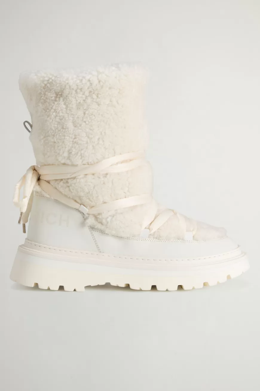 Gefütterte Stiefel aus Schafsfell>Woolrich Fashion