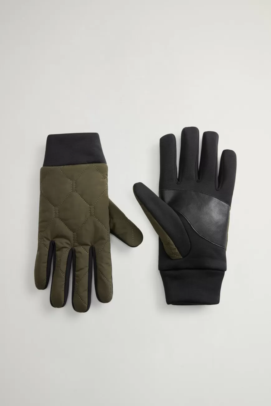 Gesteppte Handschuhe aus Mikrofaser>Woolrich Outlet