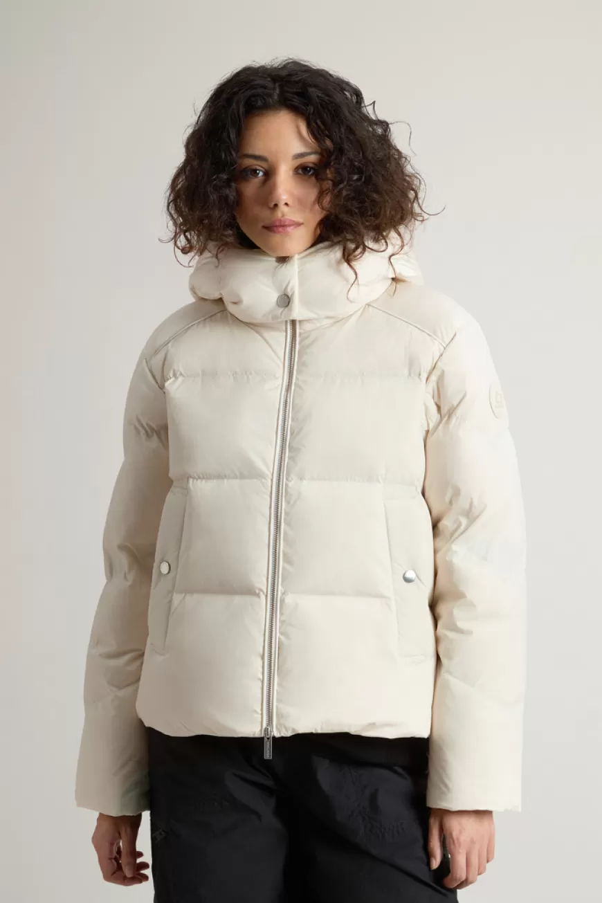 Kurze Alsea Daunenjacke aus Stretch-Nylon mit abnehmbarer Kapuze>Woolrich New