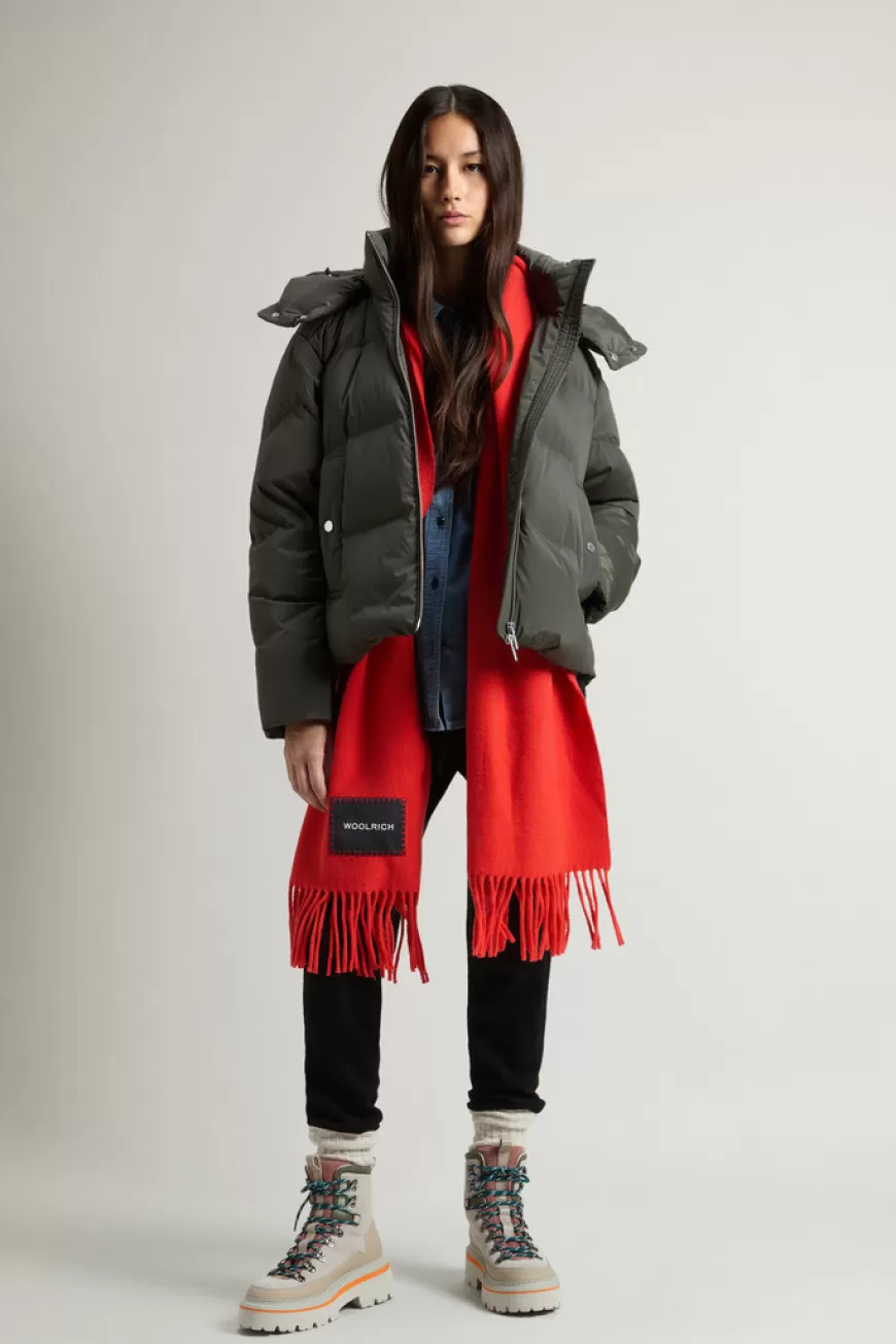 Kurze Alsea Daunenjacke aus Stretch-Nylon mit abnehmbarer Kapuze>Woolrich New