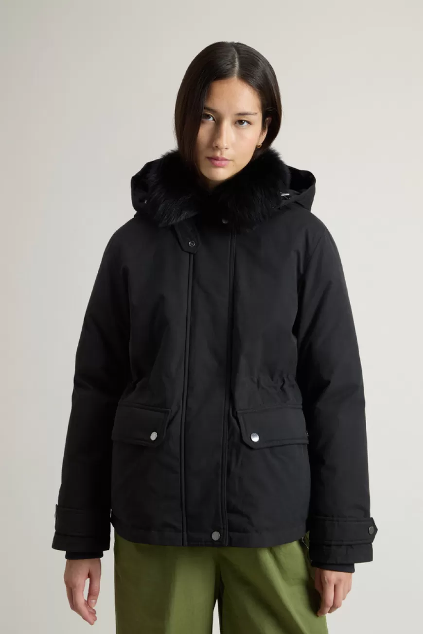Kurzer Arctic Parka aus Mountain Cloth mit abnehmbarer Kapuze und abnehmbarem Pelz>Woolrich Fashion