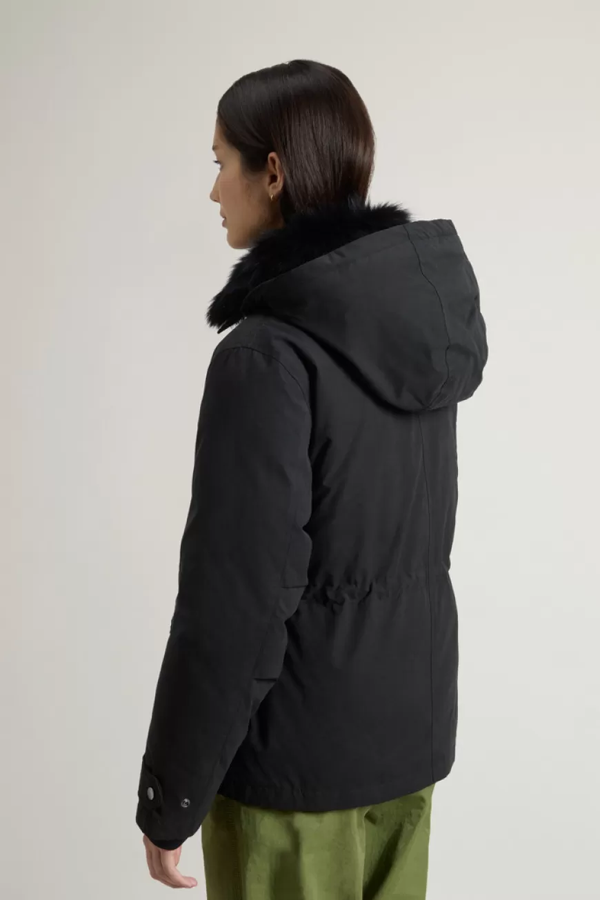 Kurzer Arctic Parka aus Mountain Cloth mit abnehmbarer Kapuze und abnehmbarem Pelz>Woolrich Fashion