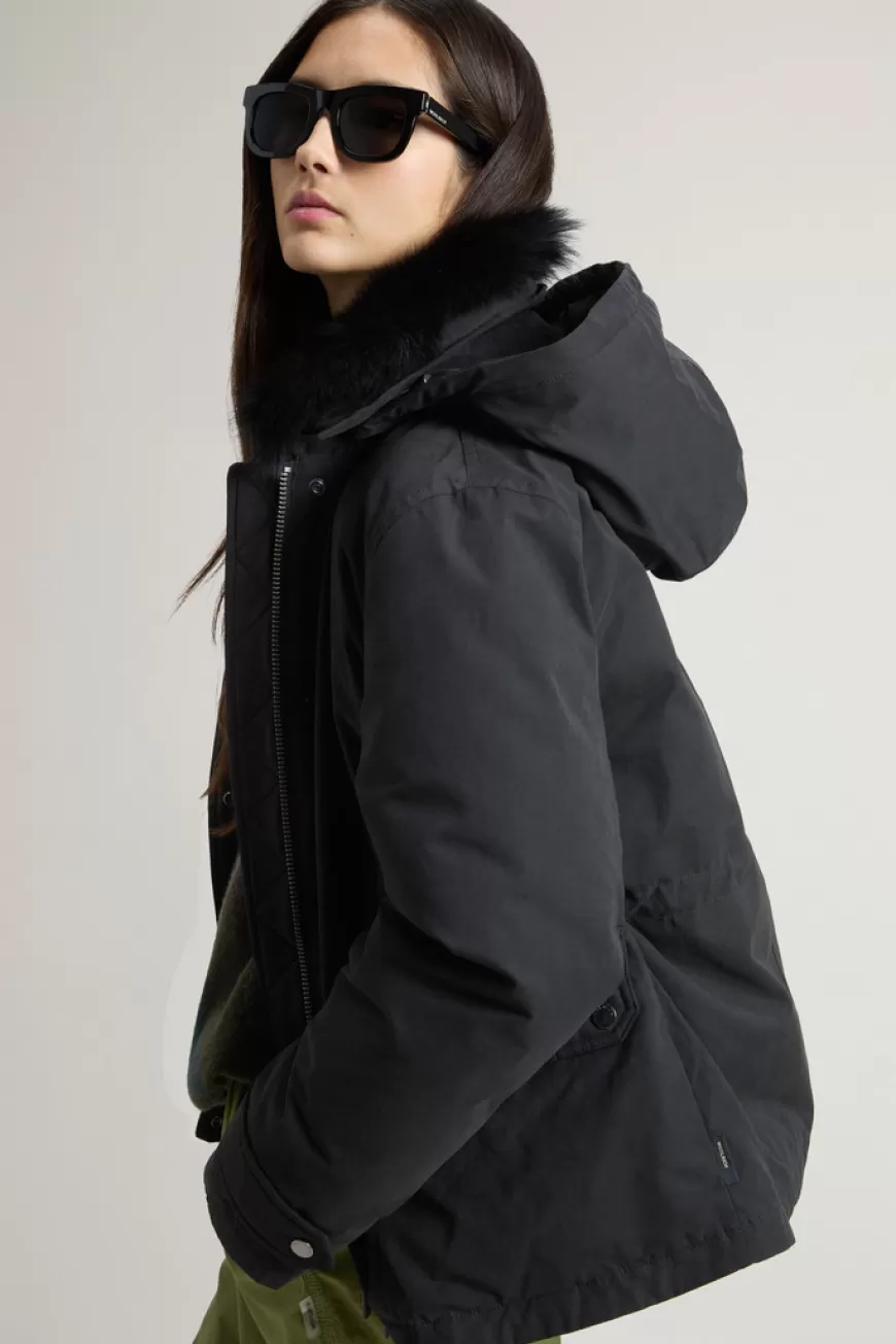 Kurzer Arctic Parka aus Mountain Cloth mit abnehmbarer Kapuze und abnehmbarem Pelz>Woolrich Fashion