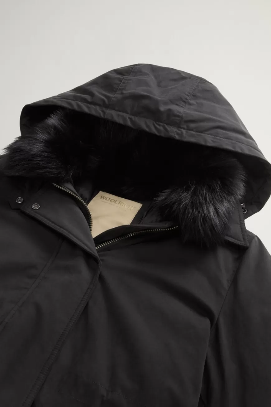 Kurzer Arctic Parka aus Mountain Cloth mit abnehmbarer Kapuze und abnehmbarem Pelz>Woolrich Fashion