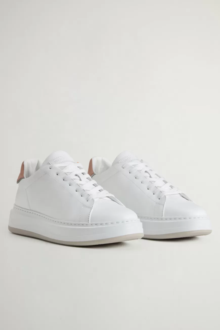 Sneakers Arrow aus Leder mit goldenen Details>Woolrich Online