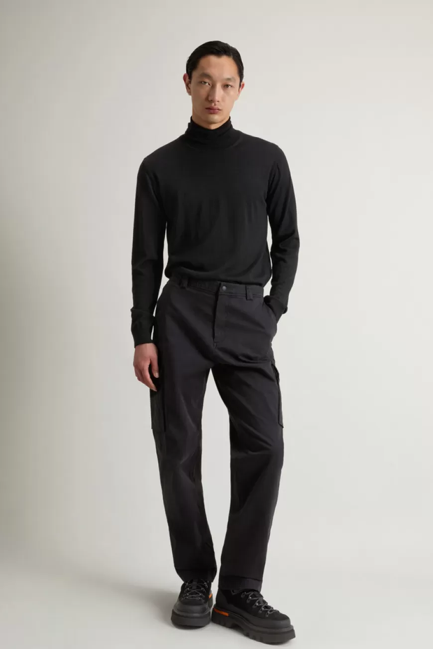 Stückgefärbte Cargohose aus Baumwollstretch>Woolrich Store