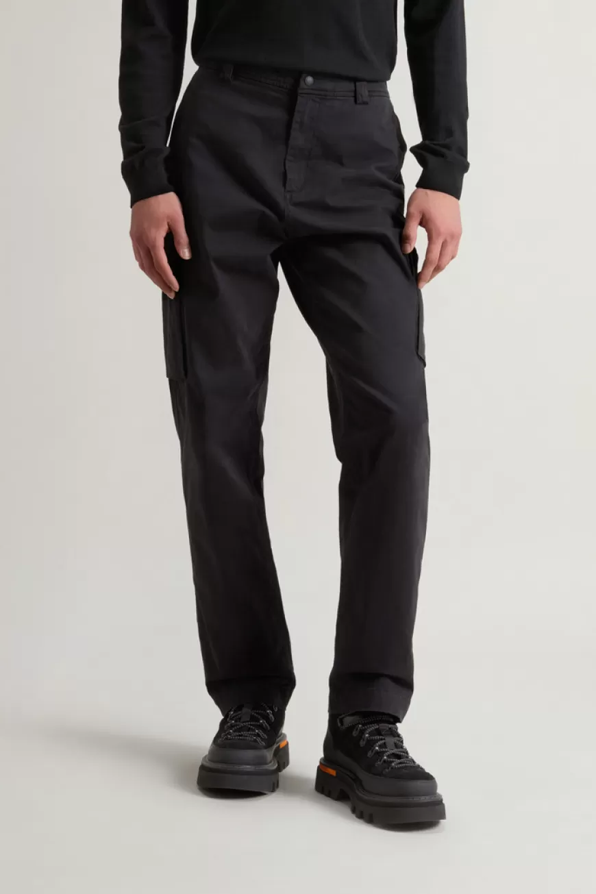 Stückgefärbte Cargohose aus Baumwollstretch>Woolrich Store