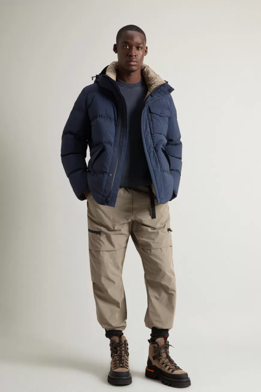 Stückgefärbte Daunenjacke aus Nylon mit Kapuze>Woolrich Discount