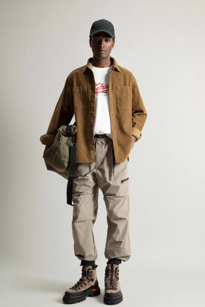 Stückgefärbtes Overshirt aus Cordsamt>Woolrich Clearance