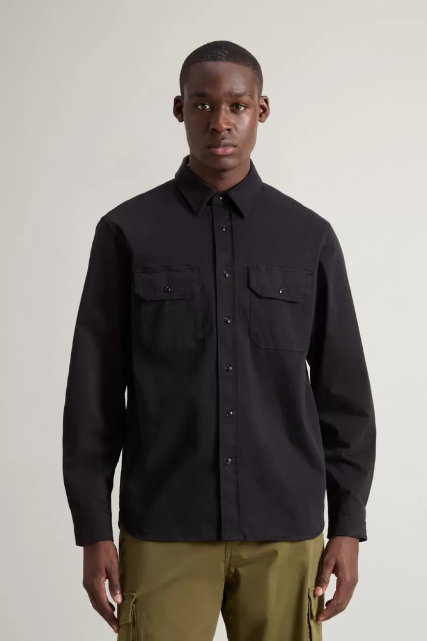 Stückgefärbtes Shirt aus Baumwollstretch>Woolrich Fashion