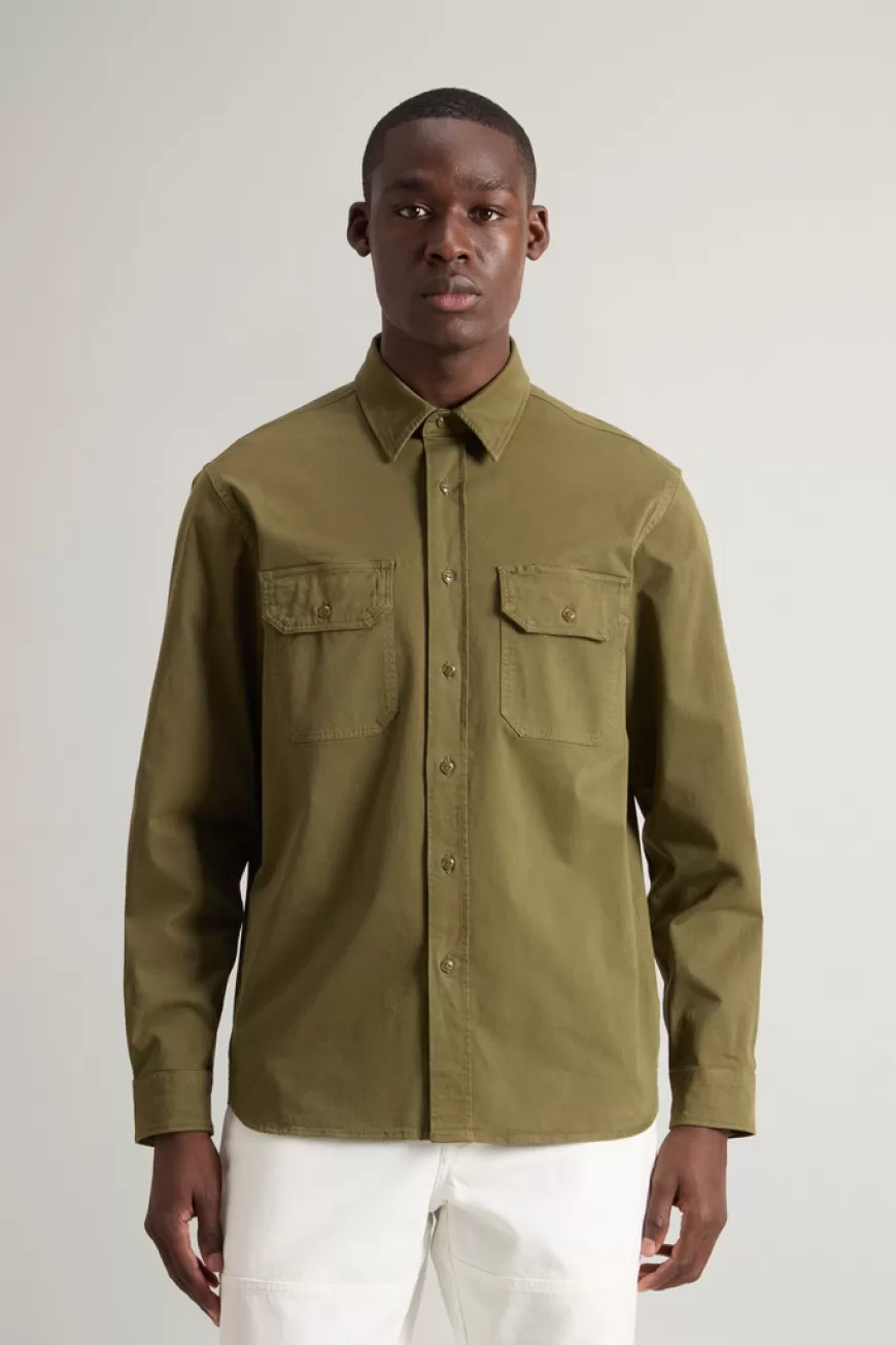 Stückgefärbtes Shirt aus Baumwollstretch>Woolrich Fashion