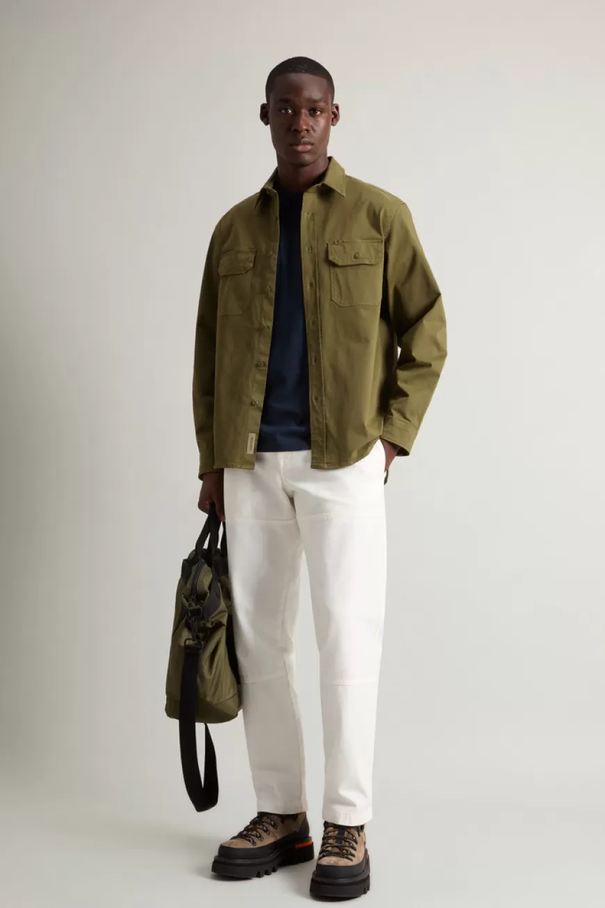 Stückgefärbtes Shirt aus Baumwollstretch>Woolrich Fashion