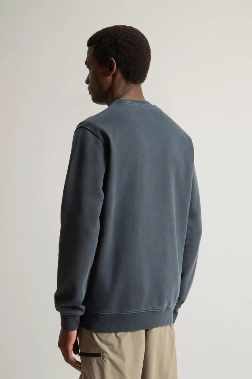 Stückgefärbtes Sweatshirt mit Rundhalsausschnitt aus reiner Baumwolle mit aufgesticktem Logo>Woolrich Shop