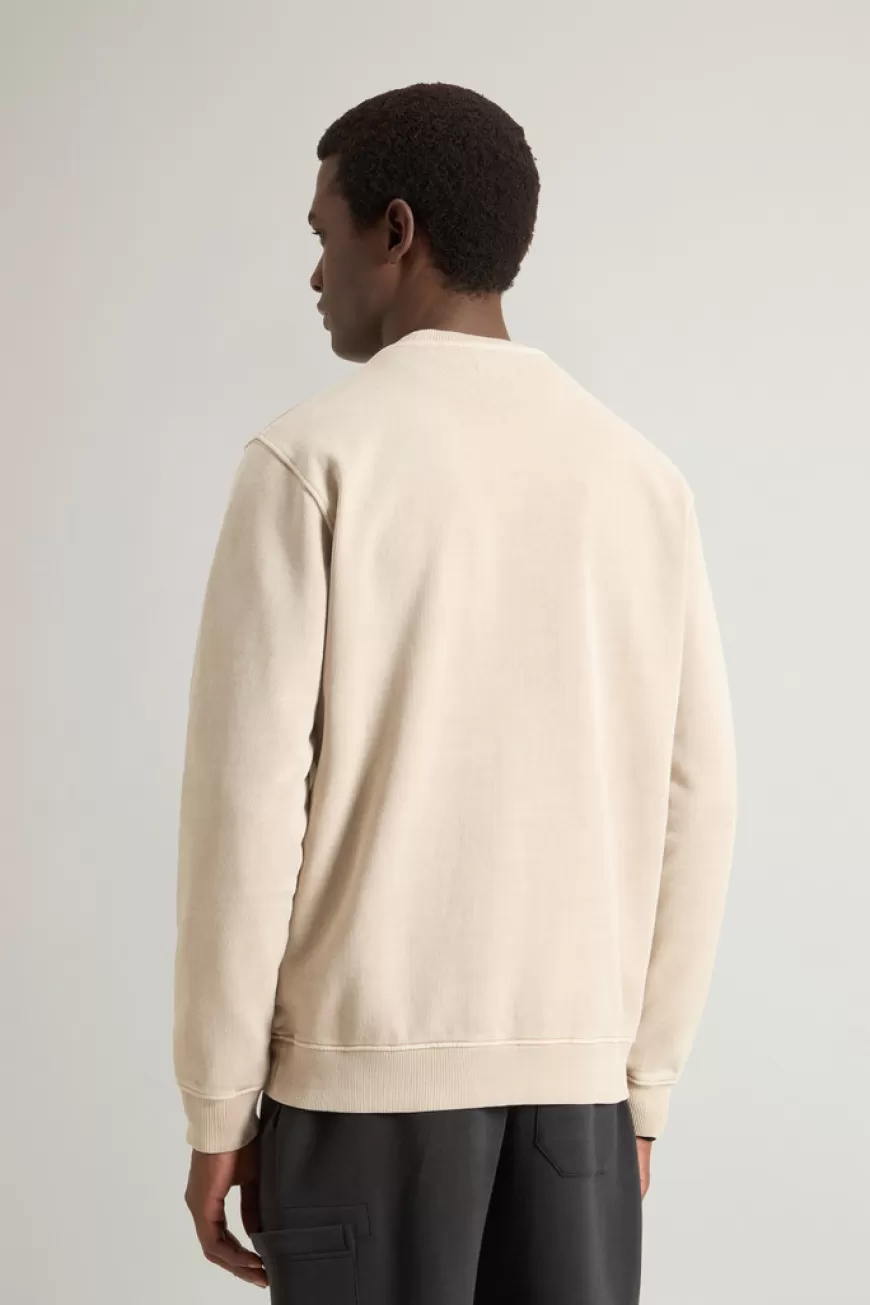 Stückgefärbtes Sweatshirt mit Rundhalsausschnitt aus reiner Baumwolle mit aufgesticktem Logo>Woolrich Fashion