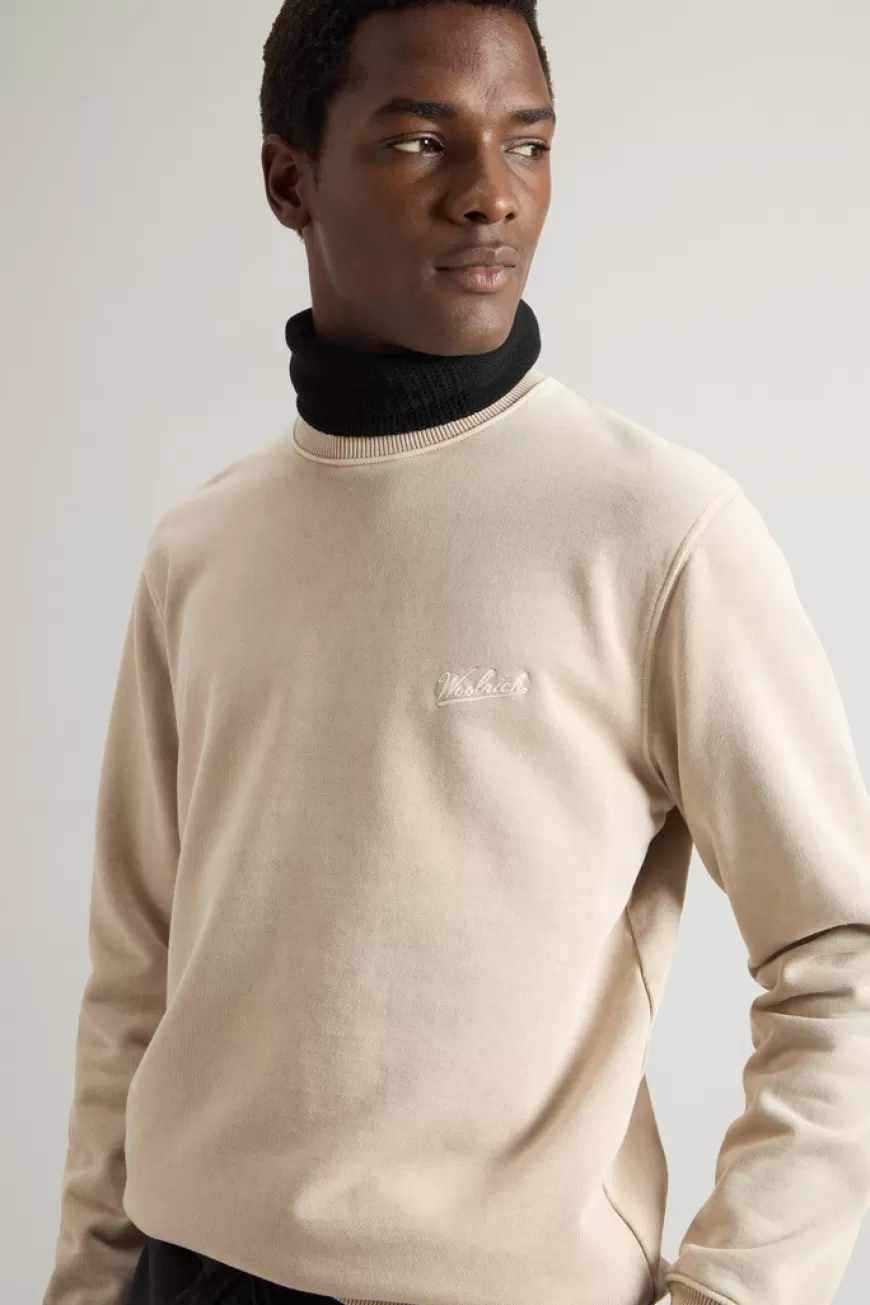 Stückgefärbtes Sweatshirt mit Rundhalsausschnitt aus reiner Baumwolle mit aufgesticktem Logo>Woolrich Fashion