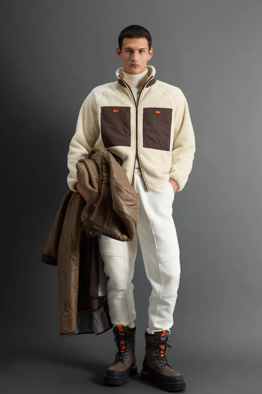 Sweatshirt aus Sherpa-Fleece mit kontrastierenden Besätzen by Todd Snyder>Woolrich Store