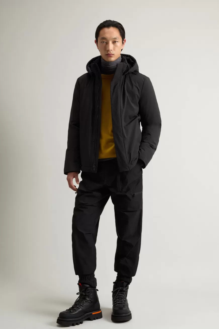 Wattierte Jacke aus Stretchnylon mit abnehmbarer Kapuze>Woolrich Online
