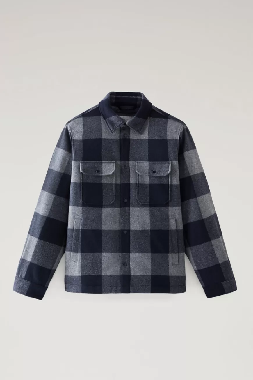 Wattiertes Alaskan Overshirt aus recycelter, italienischer Wollmischung>Woolrich Shop